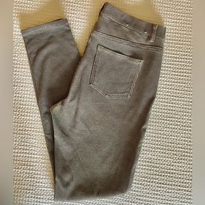 Uniqlo Black White Checkered Leggings Pants- Size Large